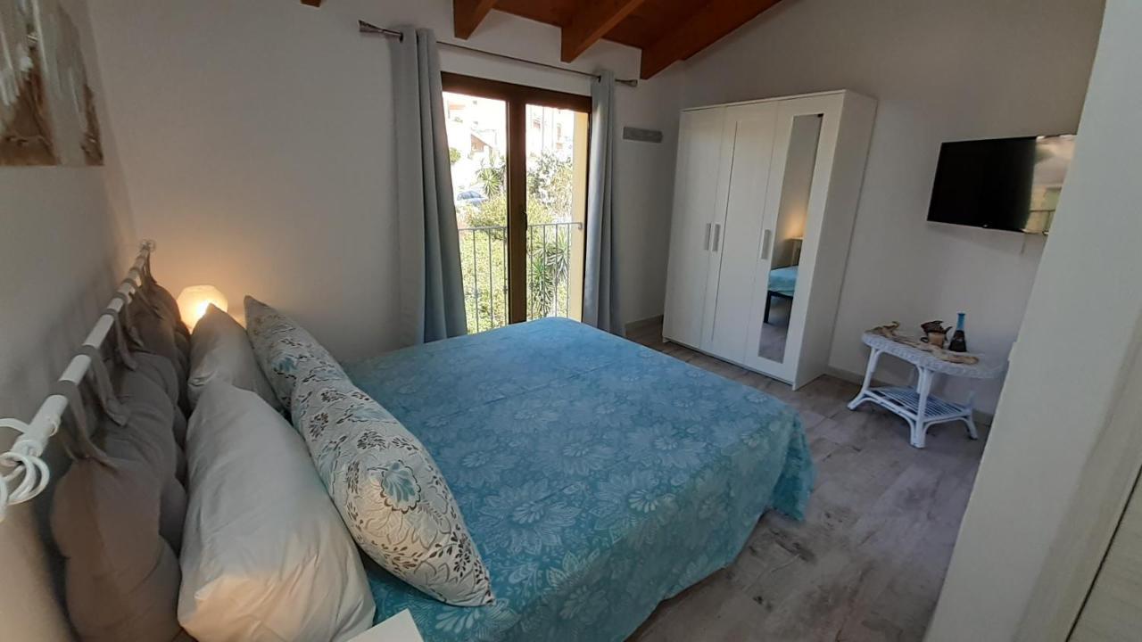 B&B U Punenti Ла Мадалена Екстериор снимка